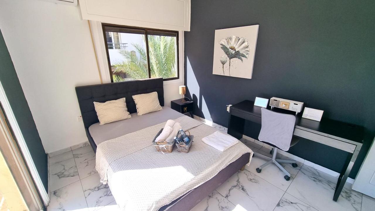 Cozy Beach Apt, Near Airport With 100Mbit Internet 라르나카 외부 사진